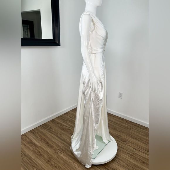 🔥🔥 Mac Duggal Draped One Shoulder Gown - Picture 6 of 12